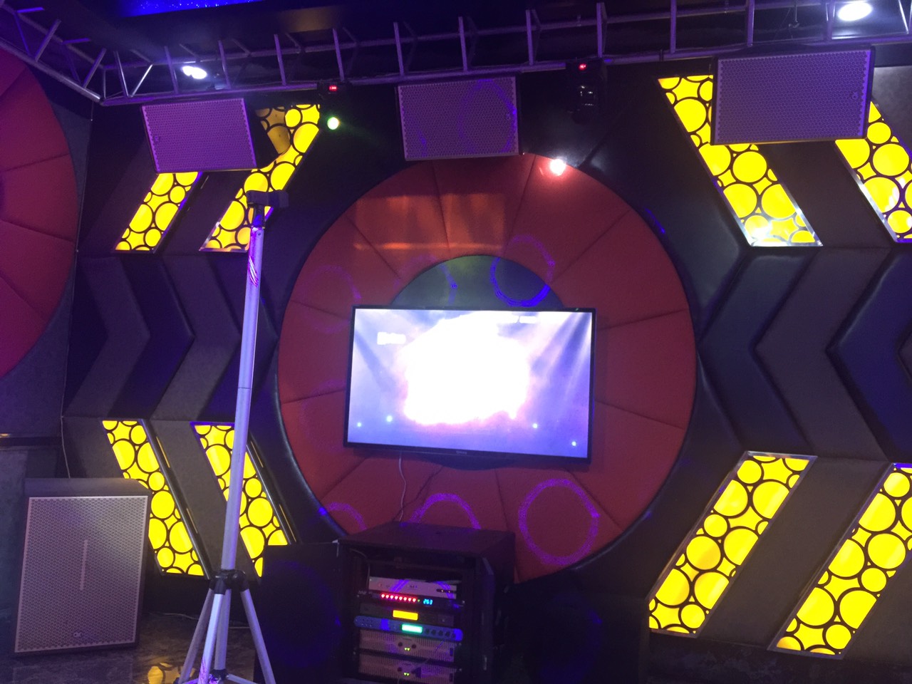 Karaoke Hồng Tuyết - Tây Ninh